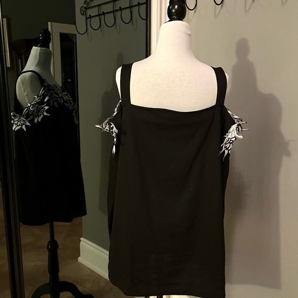 NWOT-Off the Shoulder Tunic Blouse ~Size XL~Cotton-Straps-Black w/White Flowers - Picture 6 of 6